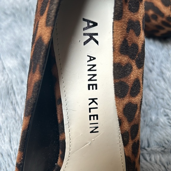 Anne Klein cheetah pumps - Picture 4 of 6